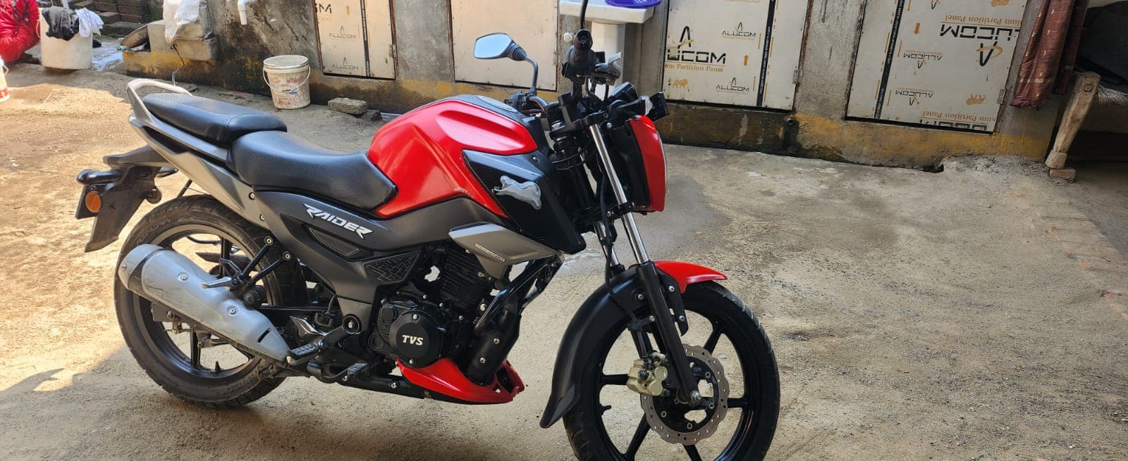 Tvs raider  2025  jan available for sale